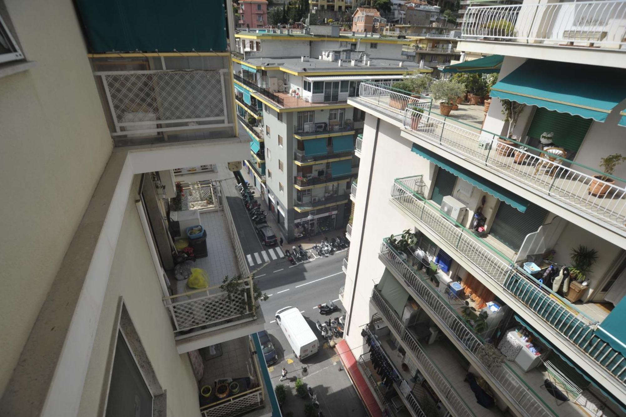Casa Rosa Lucia Centrale Con Parcheggio 圣雷默 外观 照片