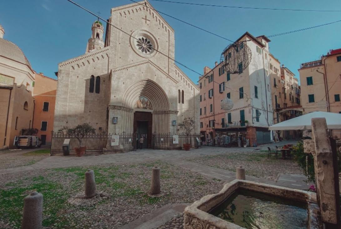 Casa Rosa Lucia Centrale Con Parcheggio 圣雷默 外观 照片